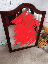 Specchio con cornice in legno 