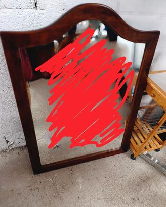 Specchio con cornice in legno 