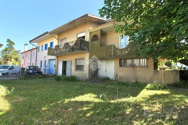 PORZIONE DI BIFAMILIARE A CAORLE