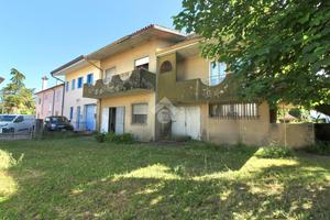 PORZIONE DI BIFAMILIARE A CAORLE