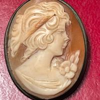 Antico cammeo ciondol/ spilla in argento