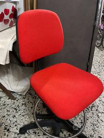Sedia da ufficio regolabile rossa con ruote – pron