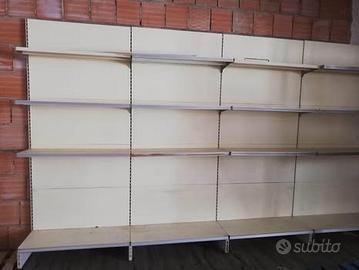 Scaffalatura a gondola modulabile in metallo