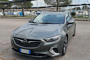 OPEL INSIGNIA GSI 4X4 STATION WAGON DIESEL 210 CV.