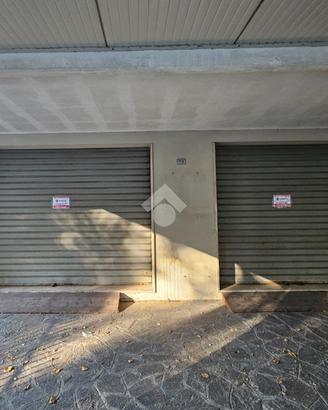 NEGOZIO A SAN MAURO PASCOLI