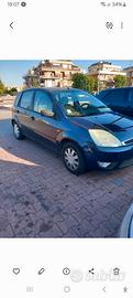 auto ford fiesta