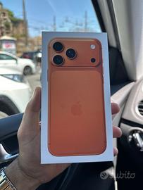 Iphone 17 Pro Max arancione