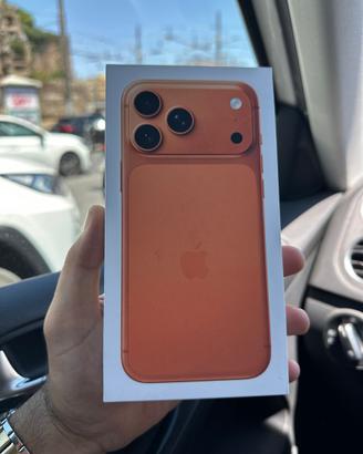 Iphone 17 Pro Max arancione