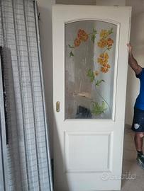Porta decorata a scomparsa