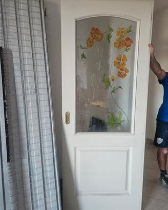Porta decorata a scomparsa