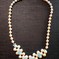 Collana e orecchini perle vantage