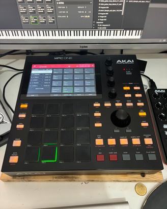 Akai MPC One Perfette condizioni con scatola