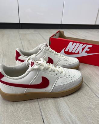 scarpe nike nuove mai usate