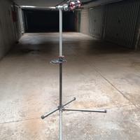 Supporto per riparazione biciclette 