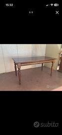 Tavolo rettangolare classico in legno