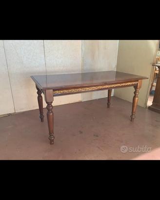 Tavolo rettangolare classico in legno