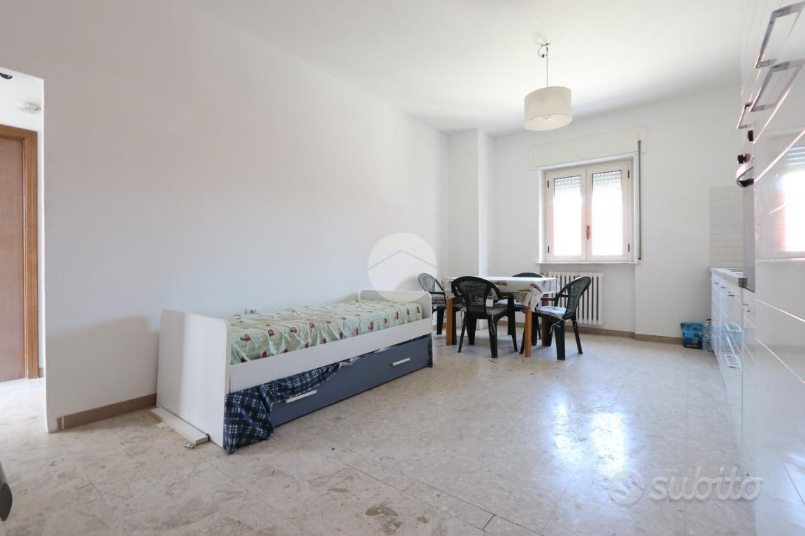 2 LOCALI A MONTESILVANO - Vista 5