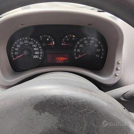 Si vende auto usata