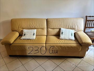 Divano in vera pelle