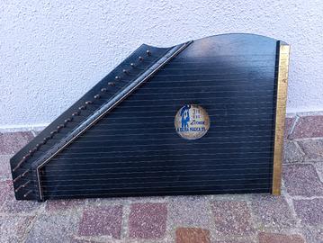 Cetra Zither la cetra magica 25'.  