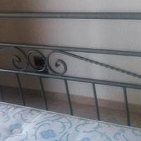 Spalliera per letto matrimoniale in ferro battuto