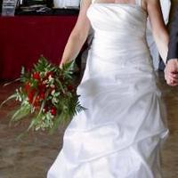 Vestito da sposa completo di accessori