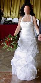 Vestito da sposa completo di accessori