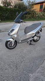Scooter Aprilia Leonardo 125