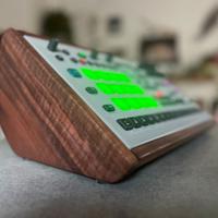 Analog Rytm mk2 supporto legno di noce