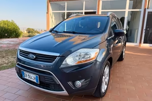 Ford Kuga 2.0 TDCi 136 CV Titanium DPF 4x4 - tetto