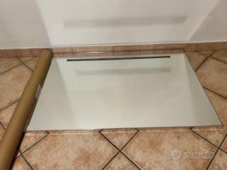Specchiera bagno con lampada neon