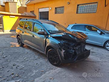 Dacia Jogger Extreme sinistrata