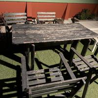 tavolo e sedie da giardino esterno terrazzo