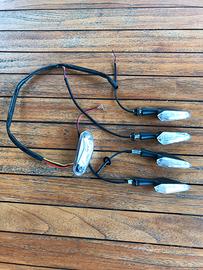 Kit frecce e fanale posteriore led moto strada