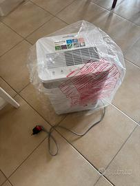 Deumidificatore con serbatoio da 4.3 litri