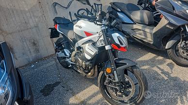 aprilia tuono 457