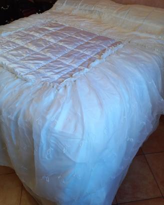 trapunta bianca in raso e organza 