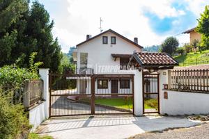 VILLA UNIFAMILIARE CON TERRENO