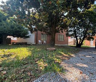 Zevio periferia: casa indipendente con giardino
