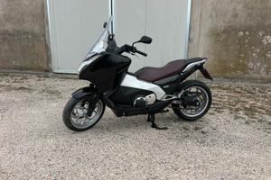 Honda Integra 700
