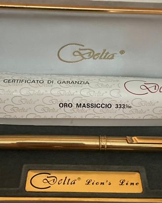Penna Delta Lion’s Line in oro massiccio 333%
