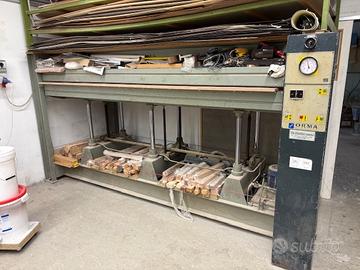 Pressa a freddo per legno