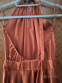 Abito colore mattone