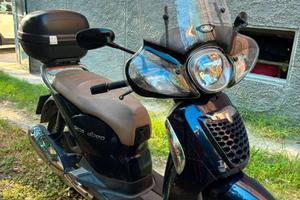 Aprilia Scarabeo 200 IE con 11.500 km