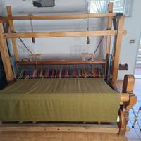 Telaio manuale in legno anno di costruzione 1910