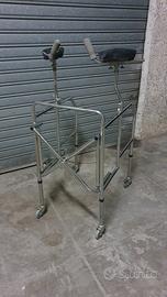 deambulatore girello ascellare