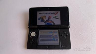 Nintendo 3DS Nero + custodia + 2 giochi