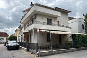 4 LOCALI A BASTIA UMBRA
