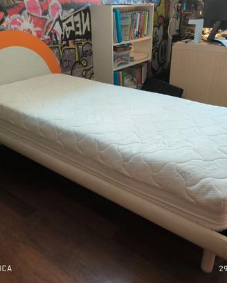 Letto singolo  90x200 ideale camera ragazzo/a