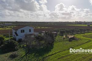 Rustico / Casale di 150 m² con più di 5 locali a C